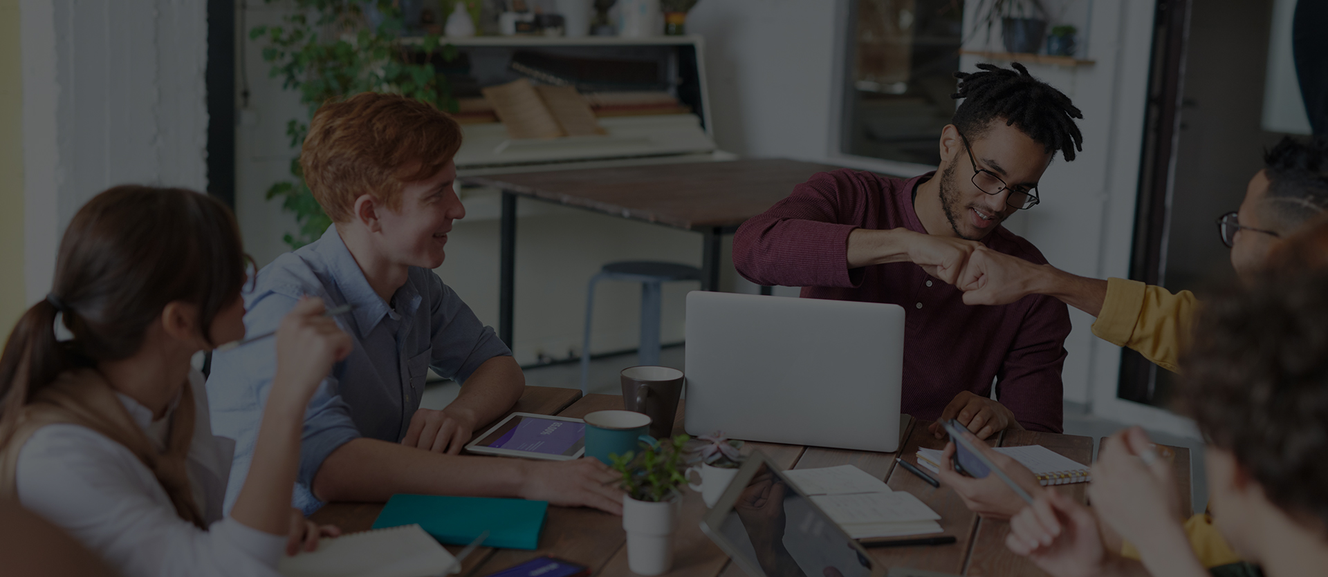 美甲貼片-指甲貼片-穿戴美甲-假指甲廠(chǎng)家-薇絲黛拉品牌-浙江新空氣工藝品有限公司